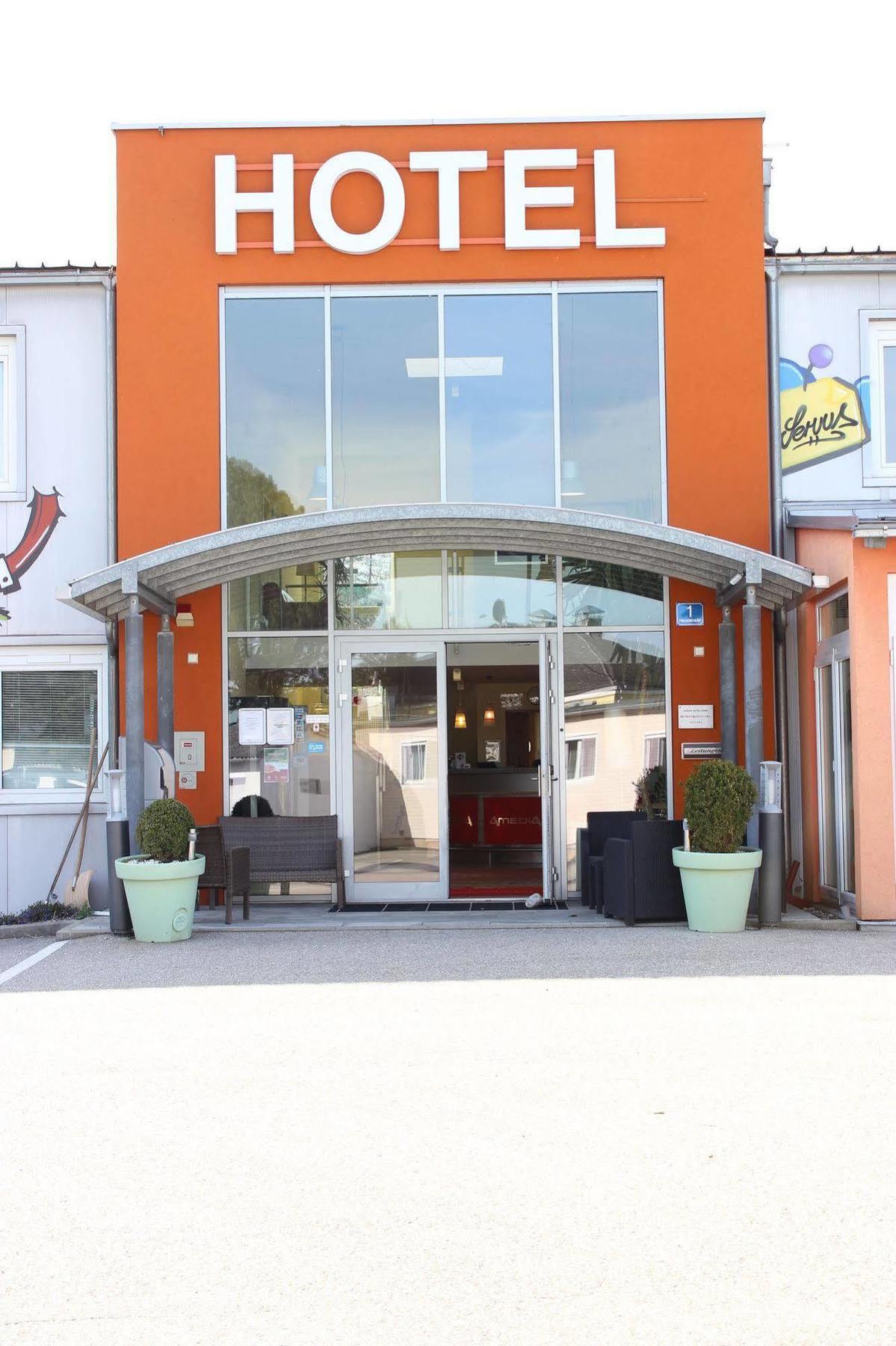 Amedia Express Sattledt, Trademark Collection By Wyndham Exteriér fotografie